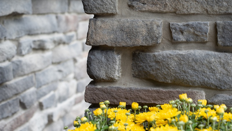 Manufactured V. Natural Manufactured Stone Pate Scaleddd