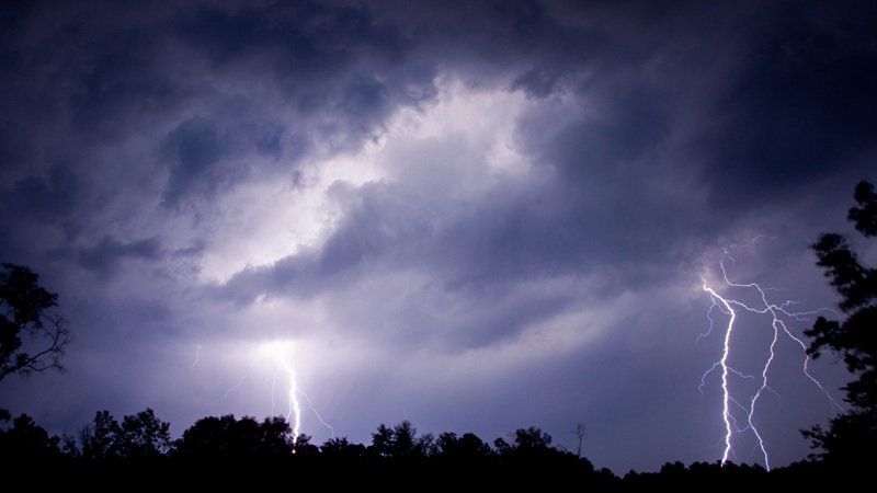 A,violent,electrical,storm,in,the,southern,piedmont,of,north